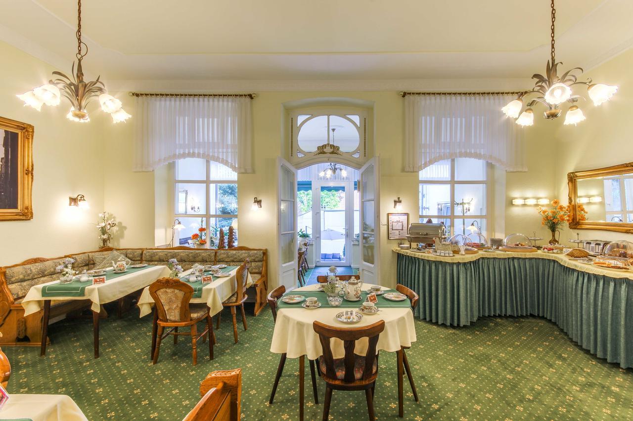 Weber Hotel Köln